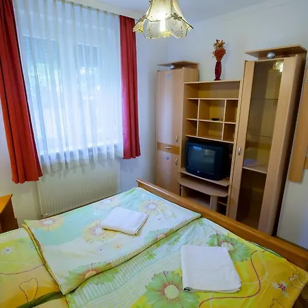 Apartment Fekete Forras Apartman *